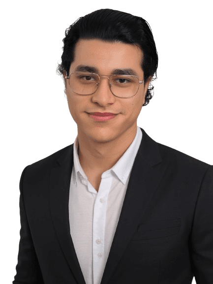 Photo IA du fondateur de Hazalink en costume noir sans arrière-plan